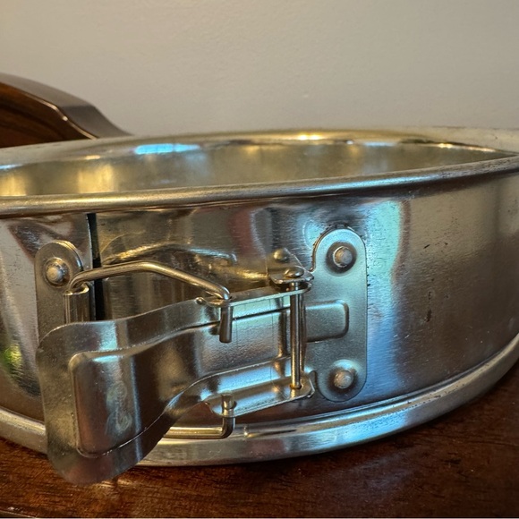 9" Pampered Chef Springform Pan - Picture 8 of 14